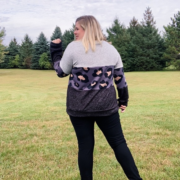 NWT Color Block Leopard & Gray Sweater - Picture 4 of 7